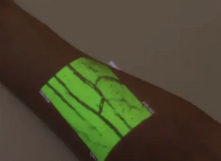 What color light helps find veins?