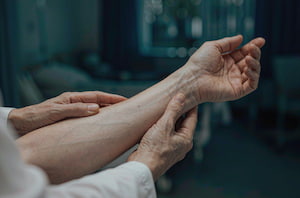 Light vs. Sound: When a Near-Infrared Vein Finder Is the Better First-Line Tool for Peripheral IV Access